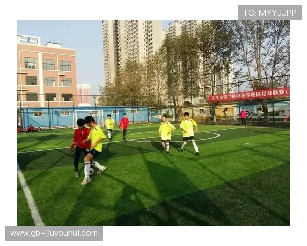 佛山白坭中学足球队：激情拼搏成就辉煌梦想，走向全国赛场的奋进之路